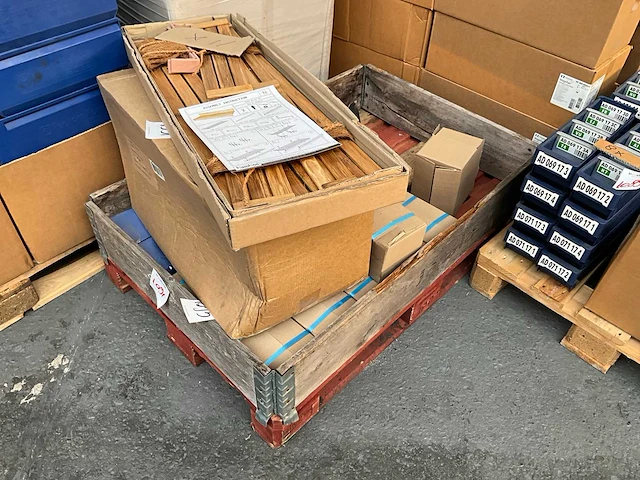 Pallet diversen - afbeelding 1 van  9