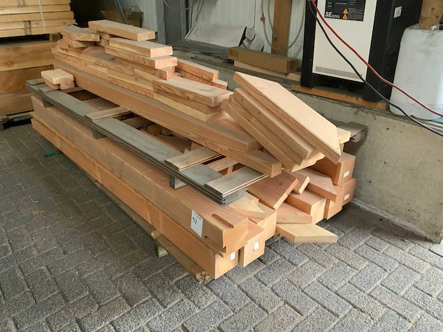 Pallet douglas hout - afbeelding 1 van  4