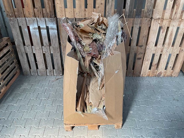 Pallet droogbloemen - afbeelding 1 van  3