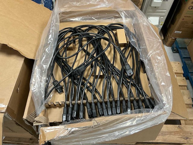 Pallet enphase q cable 1-fase aansluitkabel omvormer (3x) - afbeelding 2 van  9