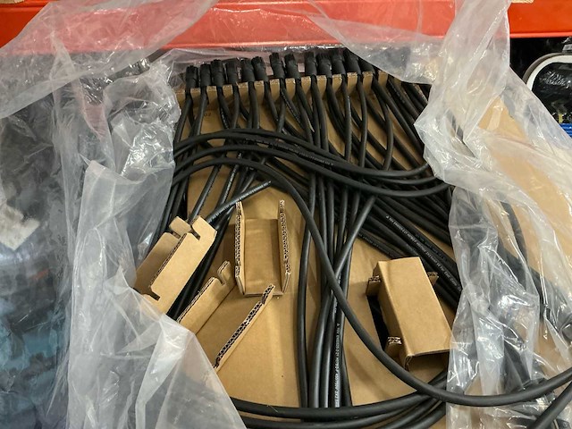 Pallet enphase q cable 1-fase aansluitkabel omvormer (3x) - afbeelding 6 van  9