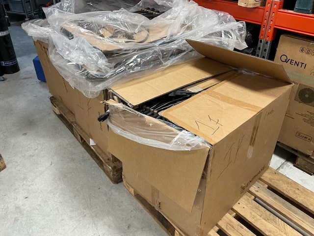 Pallet enphase q cable 1-fase aansluitkabel omvormer (3x) - afbeelding 9 van  9