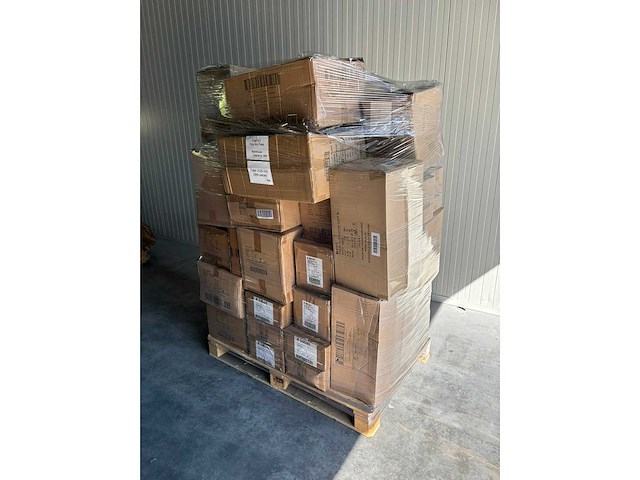 Pallet feestartikelen - afbeelding 1 van  1
