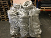 Pallet flexibele elektriciteits slangen ips, lichtgrijs - afbeelding 1 van  3