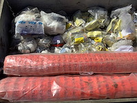 Pallet gas- en water- fittingen tbv wegenbouw - afbeelding 1 van  11