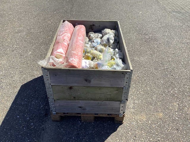 Pallet gas- en water- fittingen tbv wegenbouw - afbeelding 6 van  11