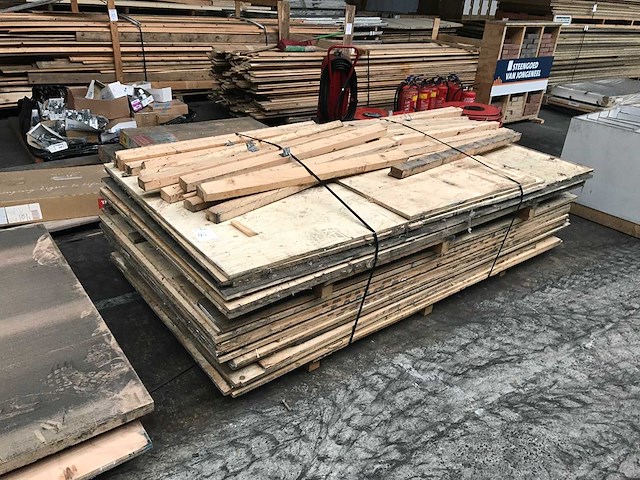 Pallet gebruikt multiplex - afbeelding 1 van  2