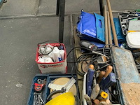 Pallet gevuld met handgereedschappen - afbeelding 3 van  5