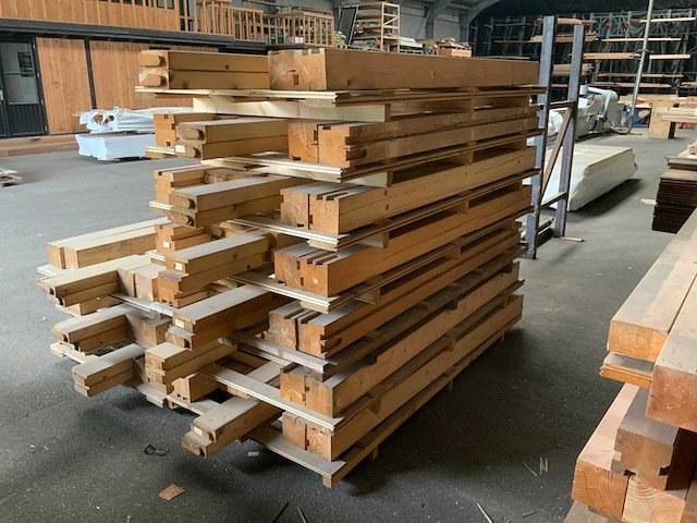 Pallet gevuld met staanders en ringbalken (2x) - afbeelding 4 van  6
