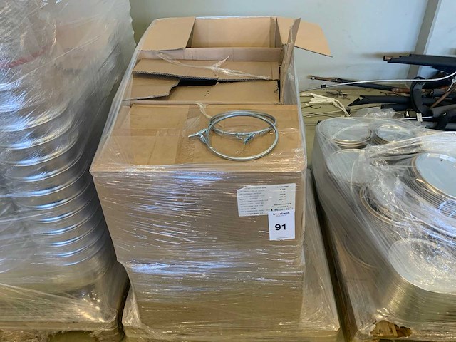 Pallet gevuld met verpakkingsmateriaal (3x) - afbeelding 3 van  5