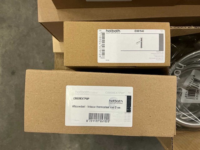 Pallet hotbath sanitairaccesoires - afbeelding 7 van  12