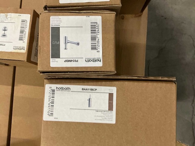 Pallet hotbath sanitairaccesoires - afbeelding 9 van  12