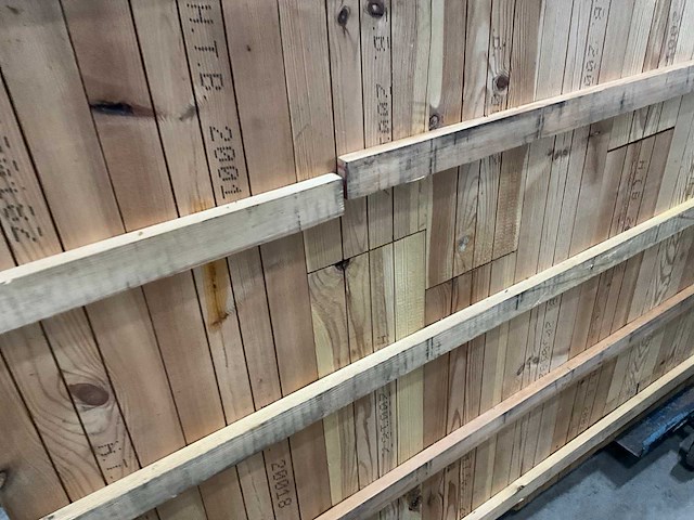 Pallet houten vloerdelen - afbeelding 6 van  7
