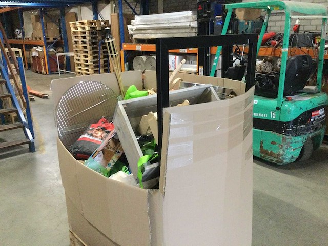Pallet huishoudelijke- en tuinbenodigdheden - afbeelding 3 van  4