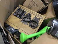 Pallet huishoudelijke- tuinartikelen - afbeelding 2 van  2