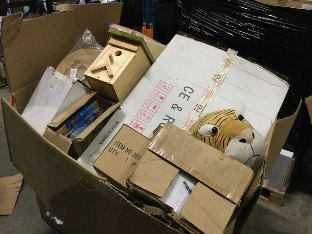 Pallet huishoudelijke- tuinartikelen - afbeelding 2 van  3