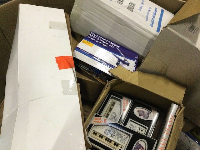 Pallet huishoudelijke- tuinartikelen - afbeelding 3 van  3