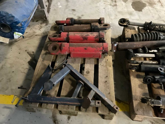 Pallet hydraulische cilinders en slangen (4x) - afbeelding 3 van  5