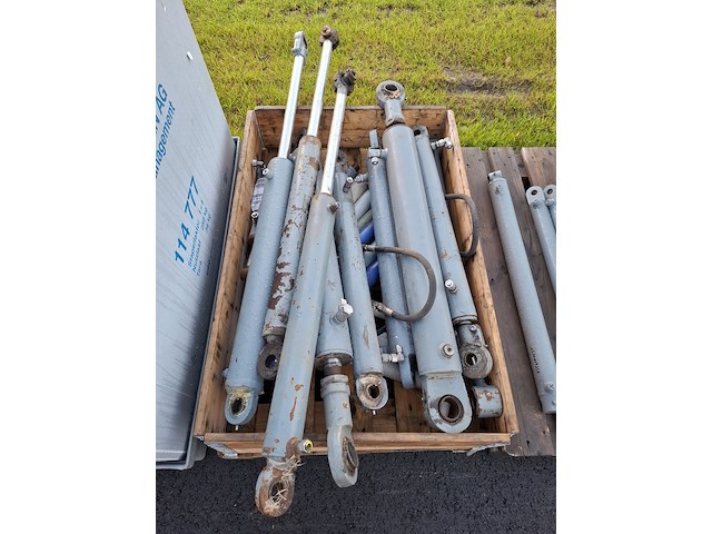 Pallet hydraulische cilinders - afbeelding 2 van  7