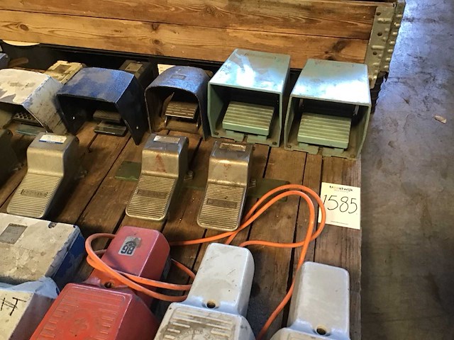 Pallet industriële voetschakelaars - afbeelding 3 van  5