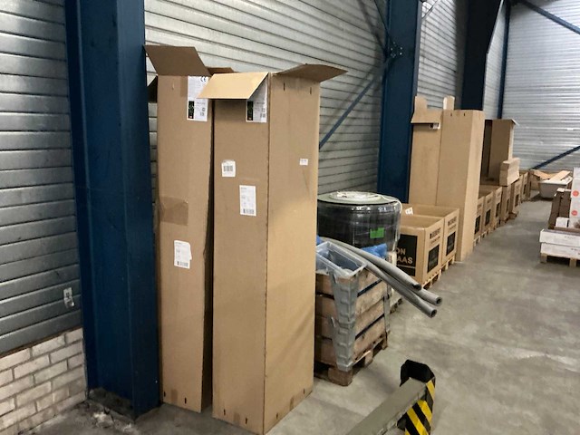 Pallet installatie materialen (14x) - afbeelding 1 van  23