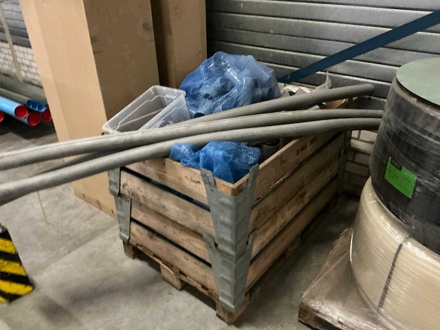 Pallet installatie materialen (14x) - afbeelding 19 van  23