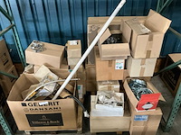 Pallet installatie materialen (2x) - afbeelding 1 van  9