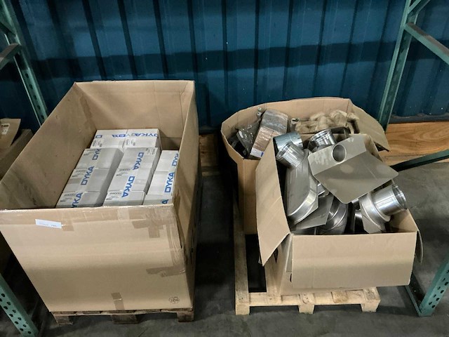 Pallet installatie materialen (2x) - afbeelding 1 van  5