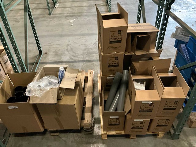 Pallet installatie materialen (2x) - afbeelding 1 van  6