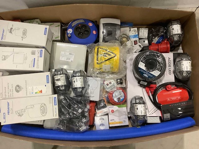 Pallet installatiemateriaal - afbeelding 1 van  9