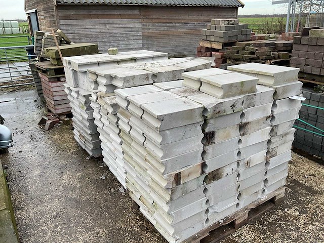 Pallet kalkzandsteen / opsluitbanden (6x) - afbeelding 2 van  4