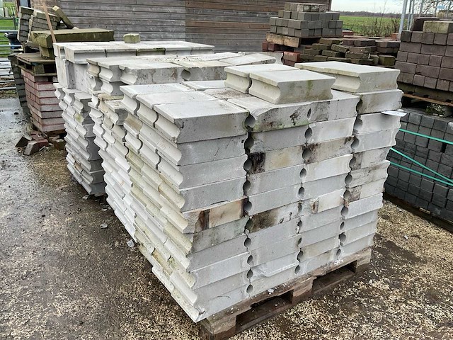 Pallet kalkzandsteen / opsluitbanden (6x) - afbeelding 3 van  4