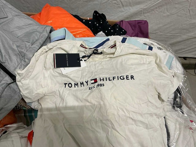 Pallet kleding o.a calvin klein, tommy hilfiger en tokito - afbeelding 7 van  11