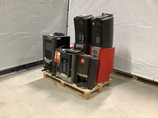 Pallet koffiemachines - 9 items - afbeelding 1 van  5