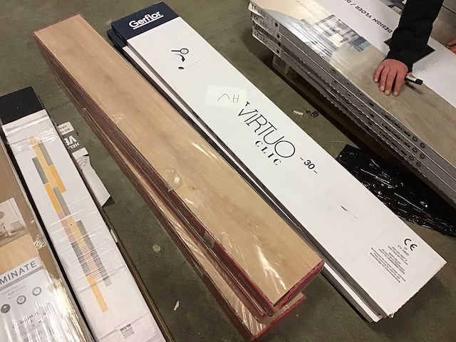Pallet laminaat en pvc vloer - afbeelding 2 van  8