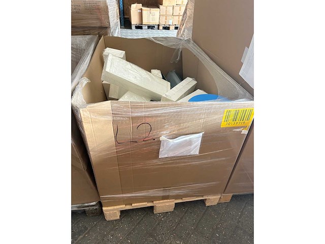Pallet magazijnopruiming luchtbehandelingsmateriaal - afbeelding 2 van  5