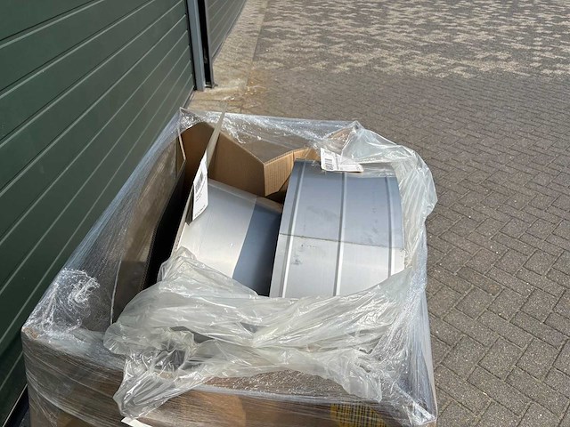 Pallet magazijnopruiming luchtbehandelingsmateriaal - afbeelding 2 van  3