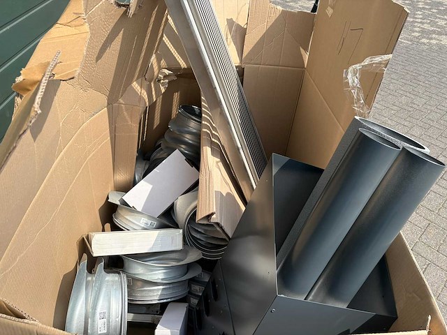 Pallet magazijnopruiming luchtbehandelingsmateriaal - afbeelding 2 van  3