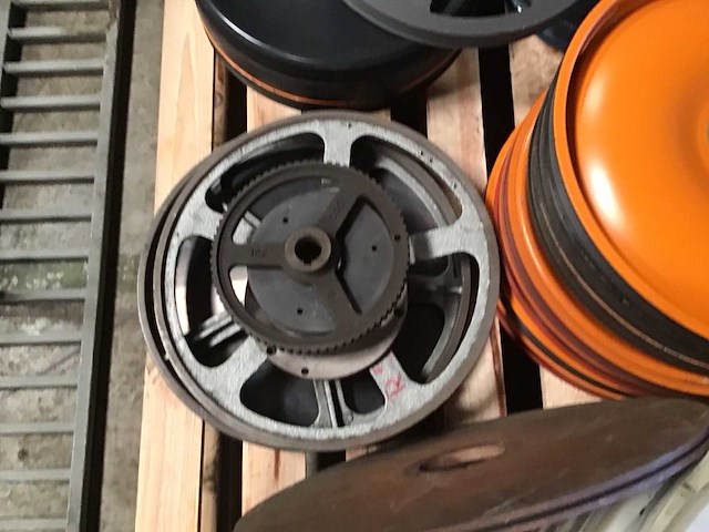 Pallet meswielen inclusief opslagrekken - afbeelding 3 van  5