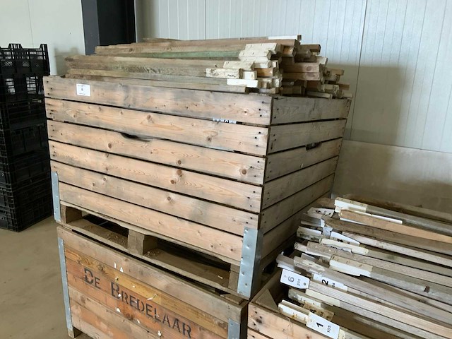 Pallet met 100cm piketten (3x) - afbeelding 4 van  8