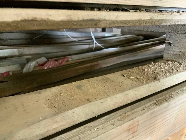 Pallet met 100cm piketten (3x) - afbeelding 6 van  8