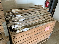 Pallet met 100cm piketten (3x) - afbeelding 8 van  8