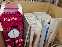 Pallet met 32 olieverf- en canvas schilderijen - afbeelding 1 van  6