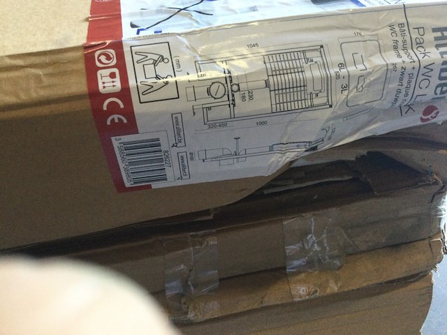 Pallet met 5 wc's frames met zwarte duwplaat allibert - afbeelding 4 van  4