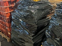 Pallet met aanmaakhout - afbeelding 2 van  3