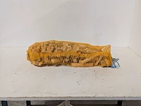 Pallet met aanmaakhout