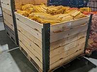 Pallet met aanmaakhout - afbeelding 2 van  3