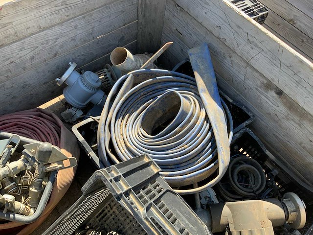 Pallet met aanvoerslangen en koppelingen (2x) - afbeelding 2 van  12