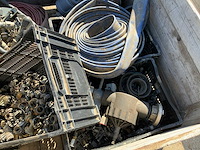 Pallet met aanvoerslangen en koppelingen (2x) - afbeelding 3 van  12