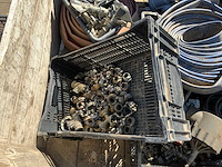 Pallet met aanvoerslangen en koppelingen (2x) - afbeelding 4 van  12